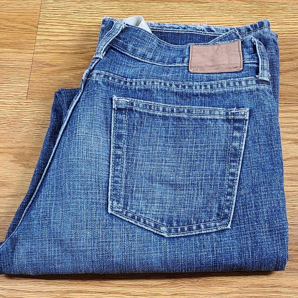 GAP 31x30 DARK WASH, DISTRESSED, I SHIP FAST, NEW FEEL MENS FADED JEANS - Picture 5 of 7